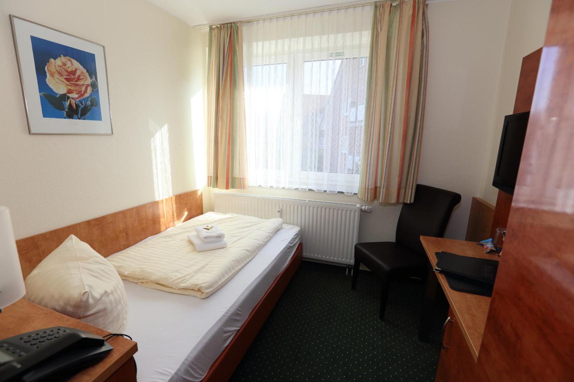 שטאדה Hotel Am Holzhafen מראה חיצוני תמונה