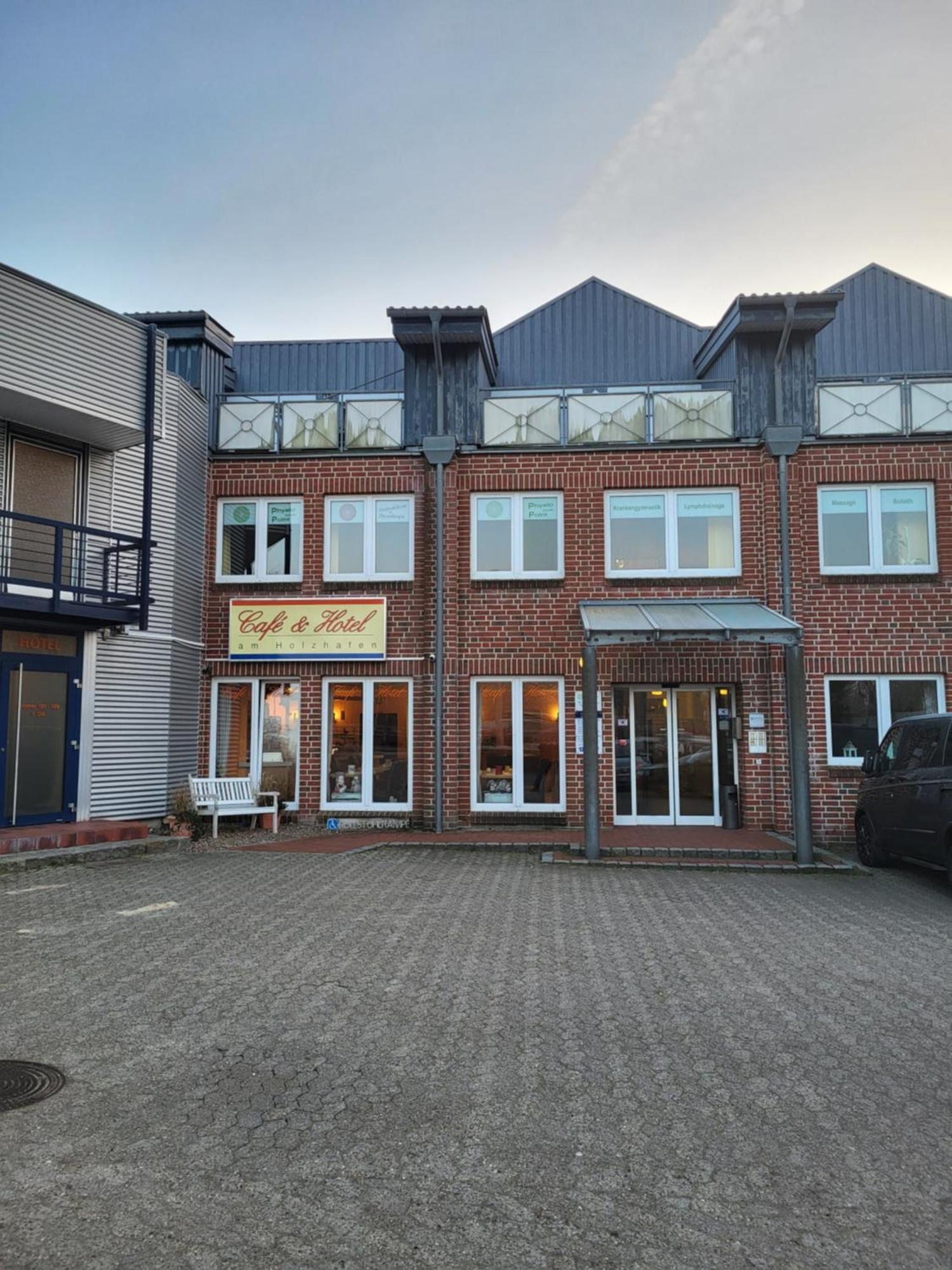 שטאדה Hotel Am Holzhafen מראה חיצוני תמונה